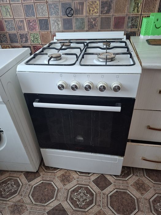 Продам газовую плиту