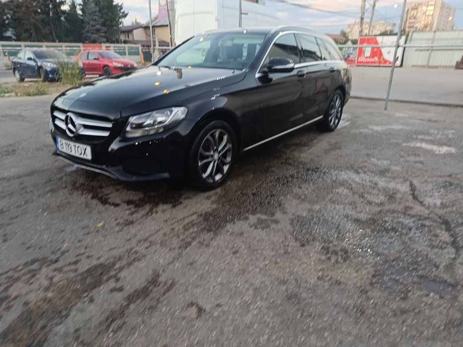 Vând  Mercedes Benz C200d