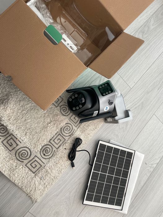 Camera de supraveghere cu cartela 4G și încărcare solară