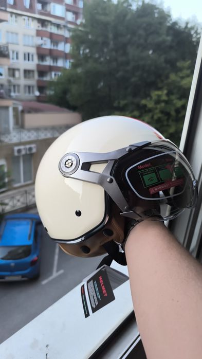 Отворена каска тип пилотска