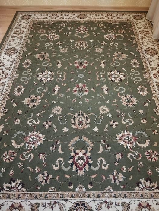 Прдам Ковер 2,5 × 3,5 м.