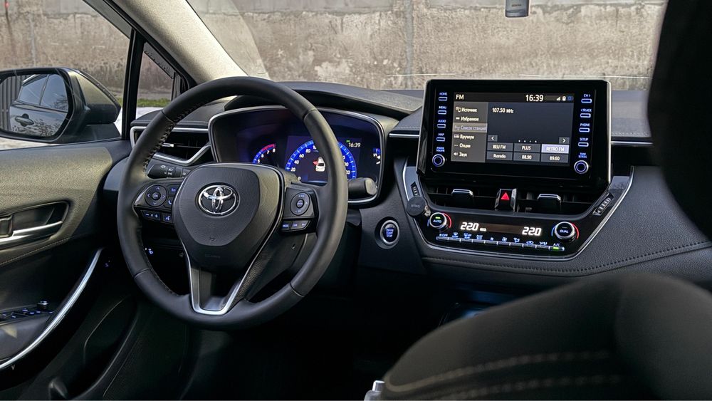 Продам Toyota corolla 2019 года выпуска