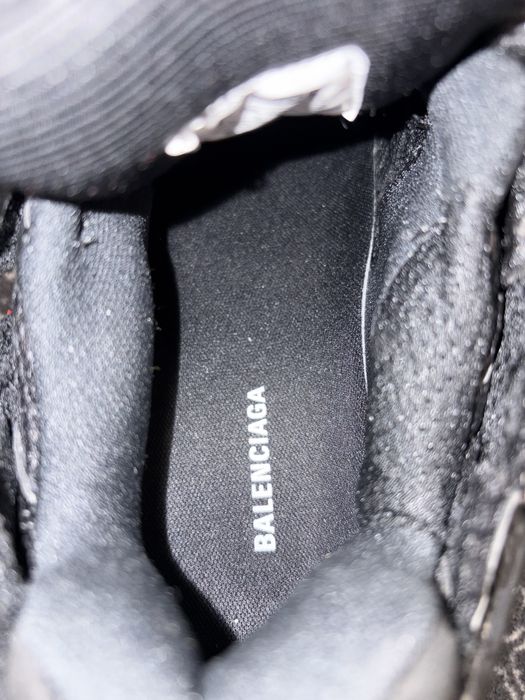 Balenciaga runner Graffiti