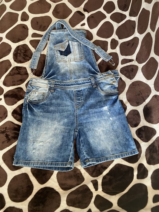 Продам женские джинсы