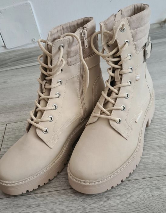 Ghete de damă ,nepurtate