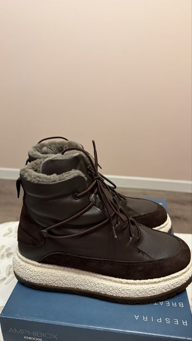 Продам зимнюю обувь в размере 37