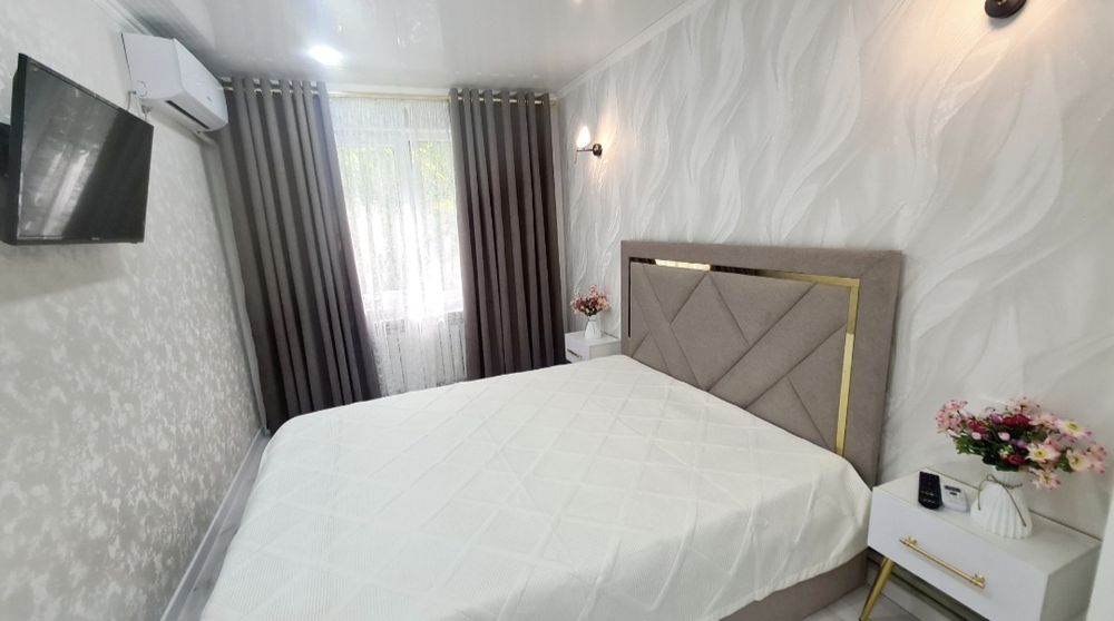 3ком Арбат посуточно. Айбергенова 1Б