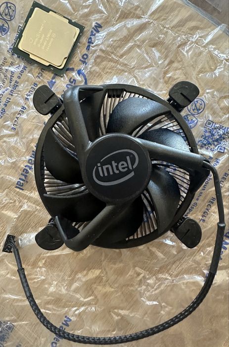 Vand Procesor Intel I3 10105F