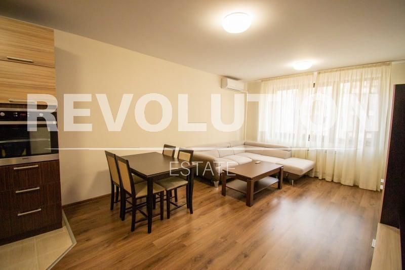 Дава се под наем Тристаен апартамент в София, Зона Б-5 - 88 кв.м за 847.62 € - Снимка #1