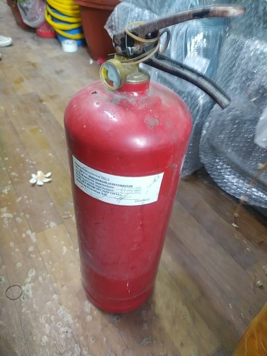 Продам огнетушитель