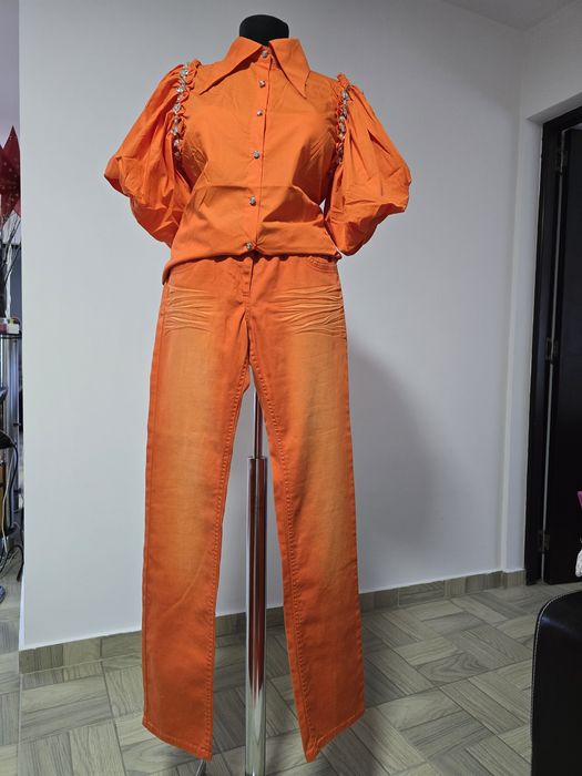 Blugi orange, model din bumbac cu strasuri aplicate
