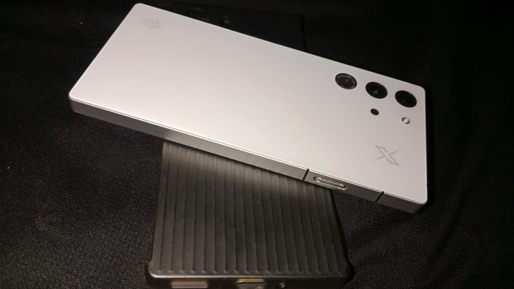 Red megic 10 pro Elit pratsessor. Очень мощный телефон для игр.