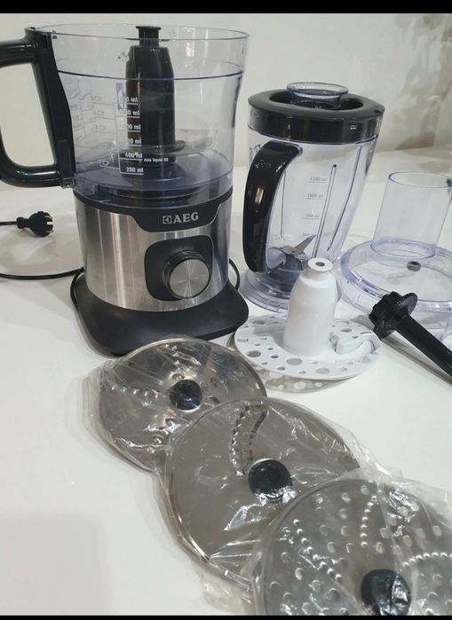 Robot multifuncțional