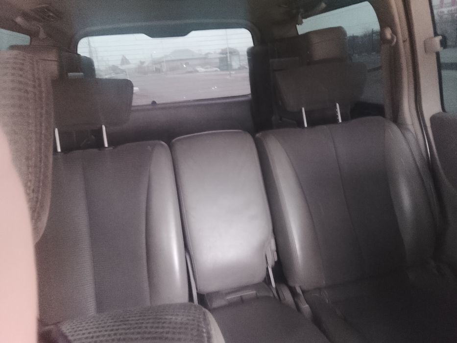 Ниссан Элегранд.