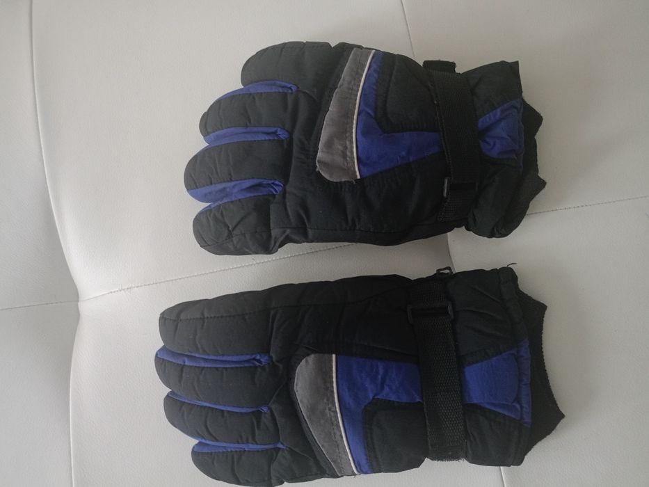 Vând mănuși pentru schi, bărbătești,mărimea L.