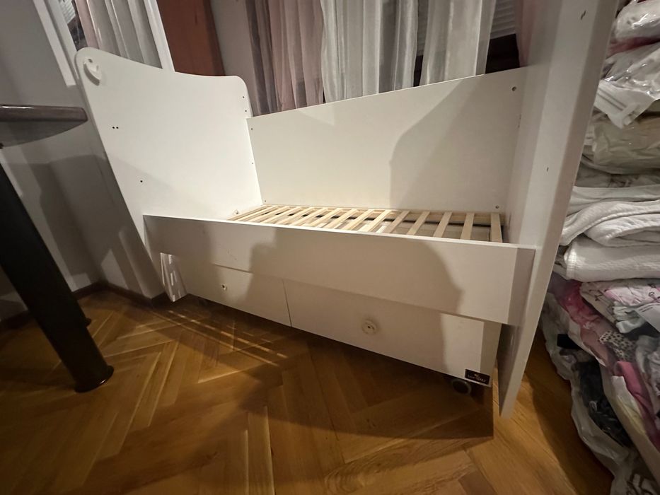 Подарявам детско креватче без матрак