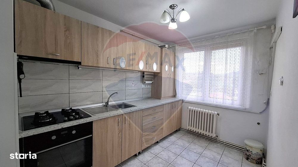 Apartament cu 2 camere de vânzare în zona Central Reghin