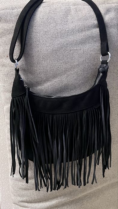 Замшевая сучочка с бахрамой