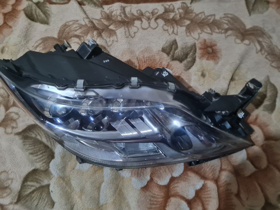 Фара на лексус LS 600
