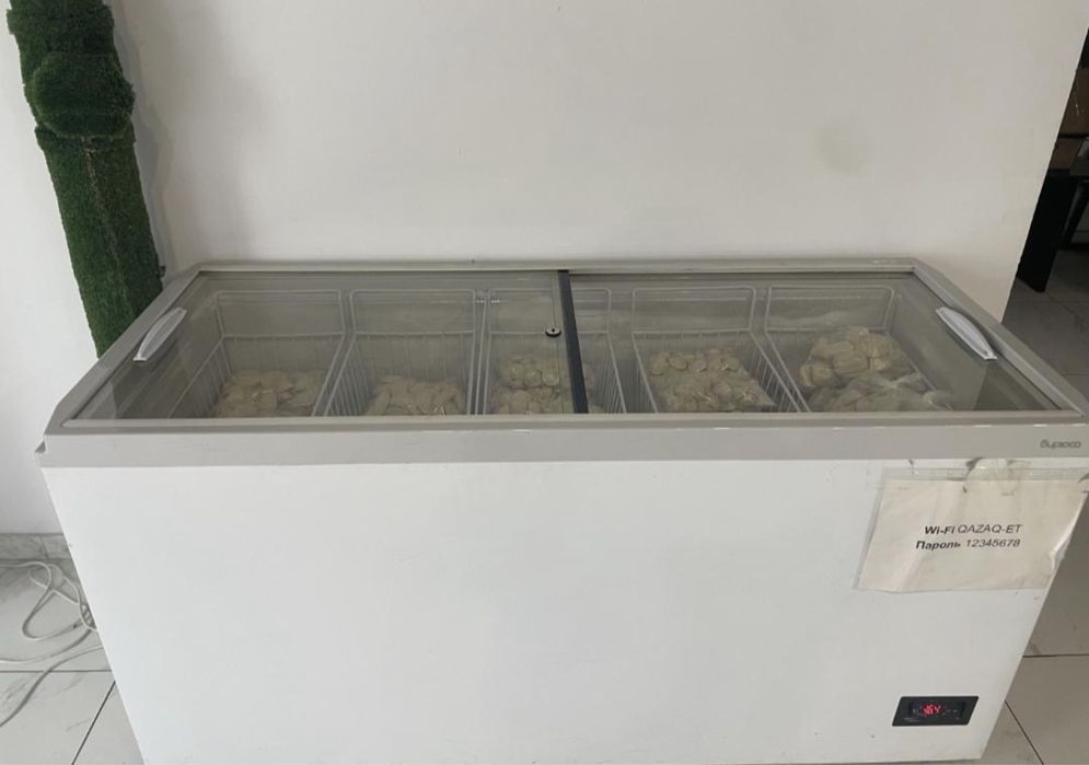 Продам морозильник для магазина