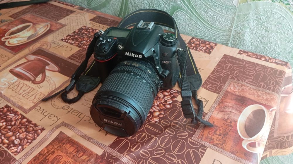 Продам фотоаппарат Nikon D7000