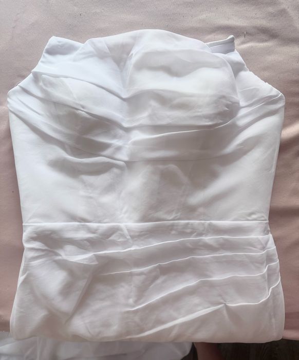 ЧИСТО НОВА Булчинска рокля - размер М.