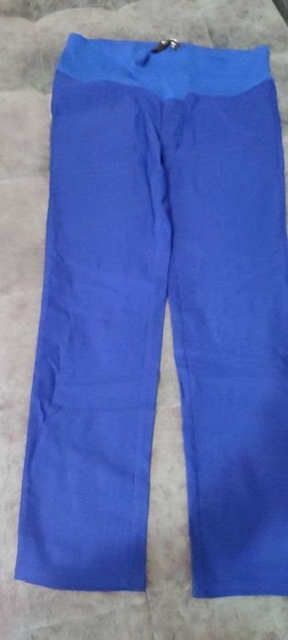 Продаются штаны для беременных.