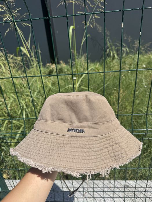 Нови шапки Jacquemus от 100% памук