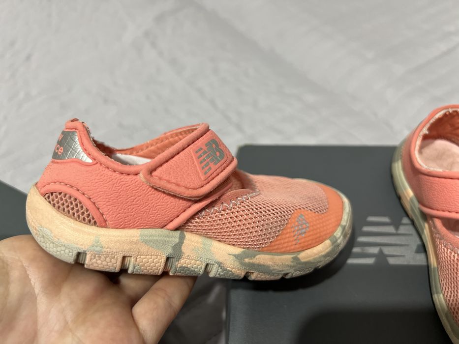 Sandale NewBalance fetite