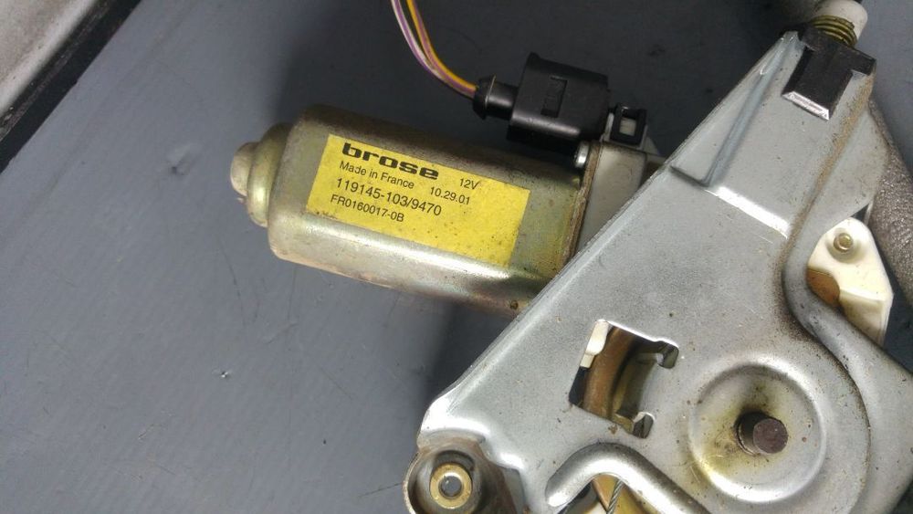 macara cu motoras usa dreapta fata ford focus 1 xs4123200