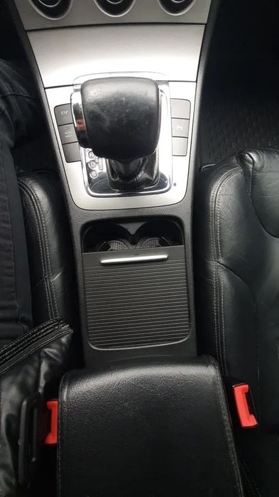 Rulou usita glisanta suport pahare VW Passat B6 B7 CC negru