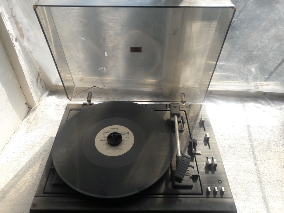 Радиотехника , проигрыватель б/у