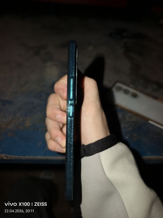 Продам vivo v40 lite