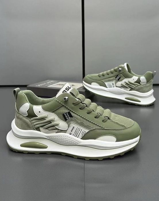 Кроссовка холати янги 43 размер бир размер кичкина олибман