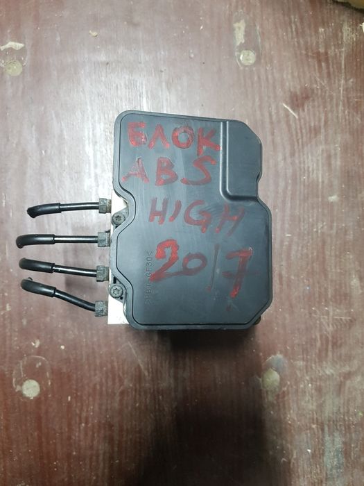 Блок АБС блок ABS Toyota Highlander 2014-19