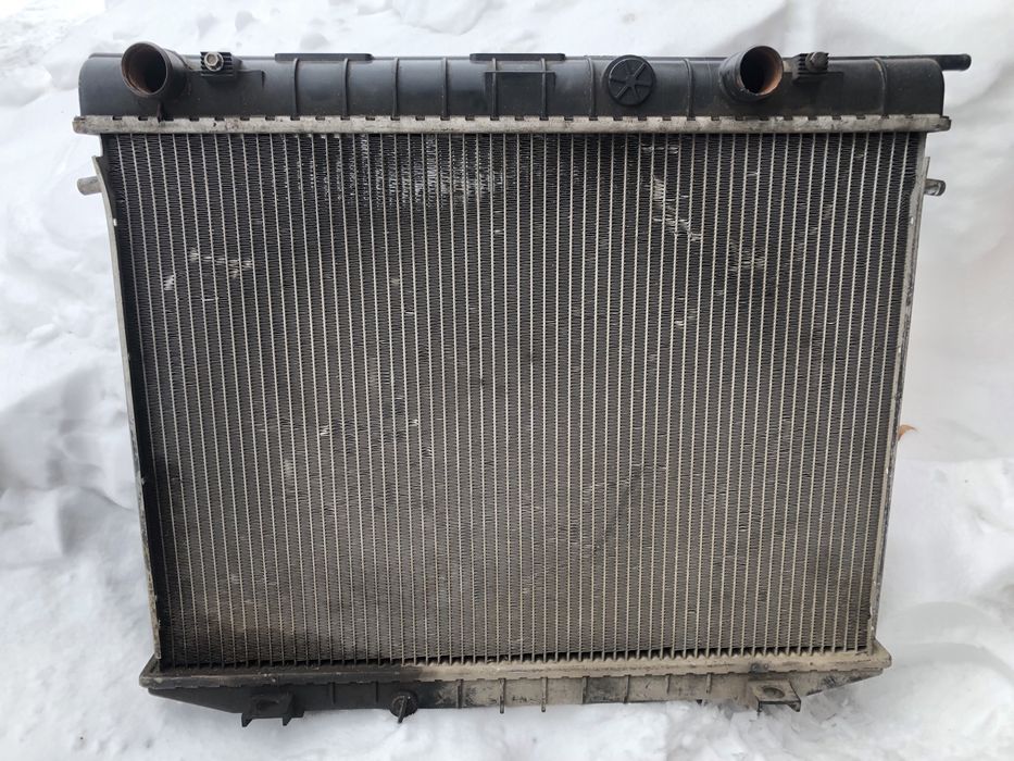 Продам радиатор на опеля фронтеру