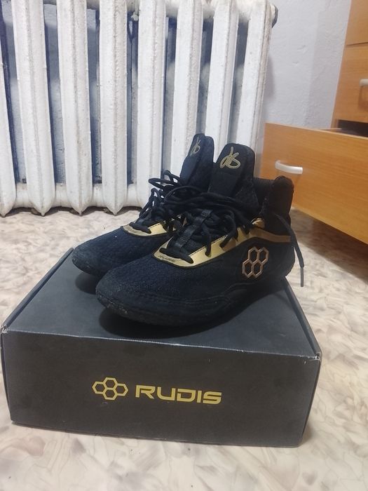 Продам борцовки Rudis
