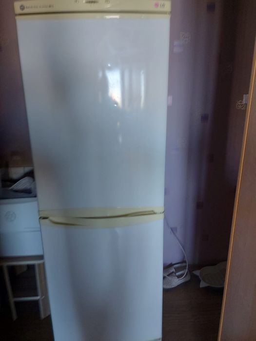 Продам холодильник