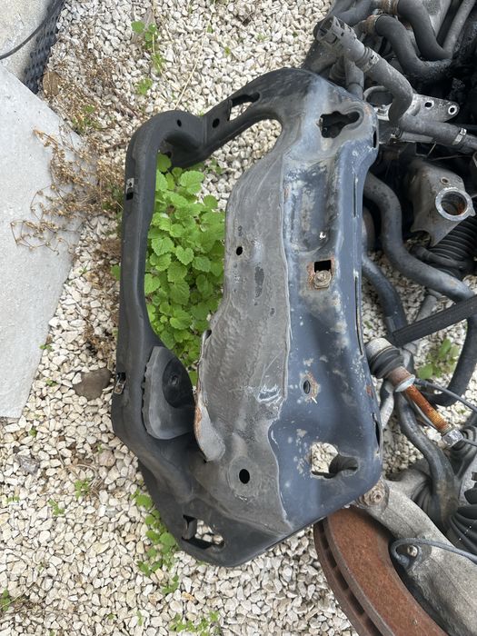 Греда раздатка BMW X5 E70 X6 E71 държач основа бмв х5 е70 х6