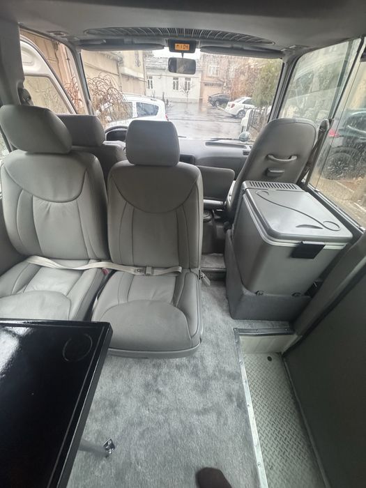 Mikro Avtobus Toyota