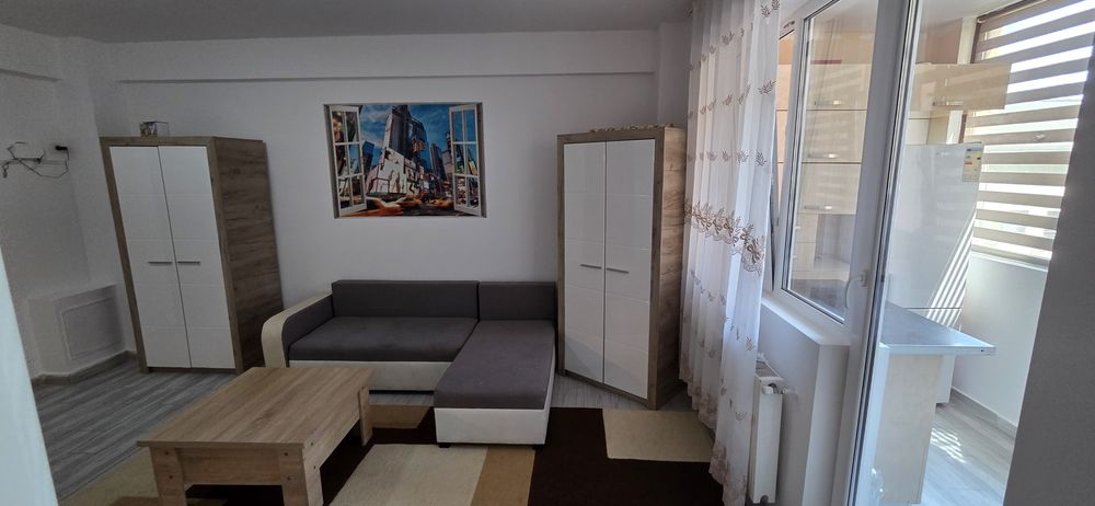 Garsoniera tip studio (dormitor separat)