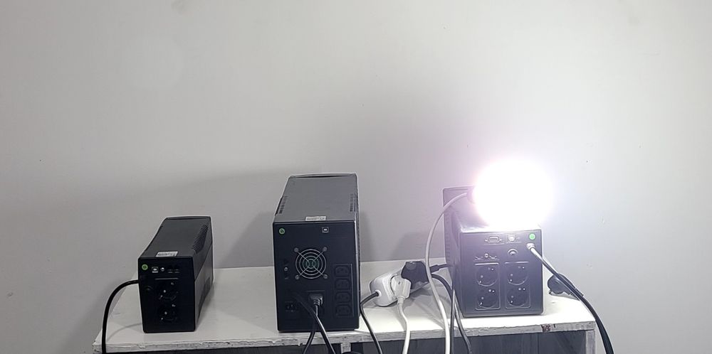 UPS invertor 220v УПС ИБП Источник