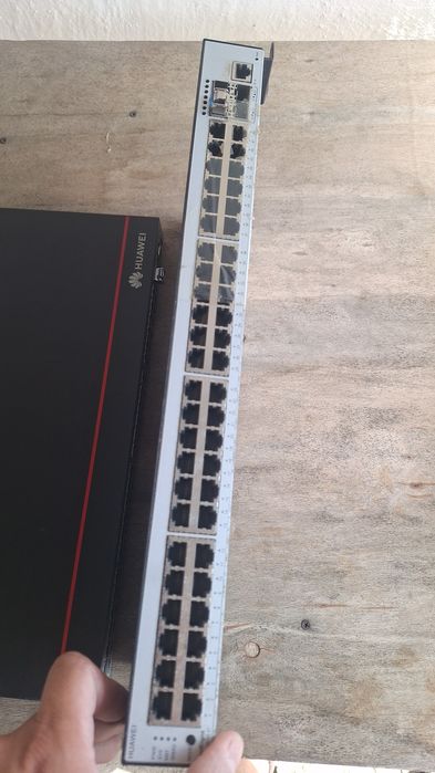 Продам коммутатор Huawei