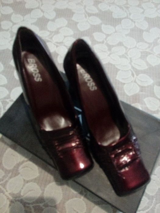 Pantofi birou sau ocazie  piele lacuita, visiniu