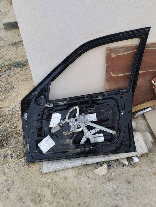 Продаётся БМВ е36 дверь поссажир запчасть