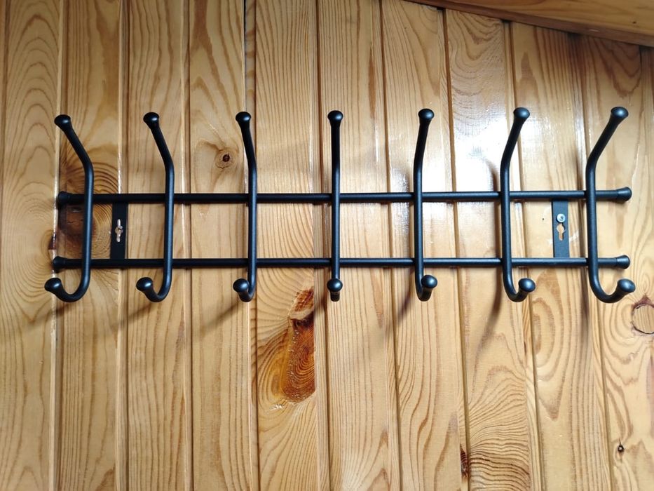 Продам вешалку дешево