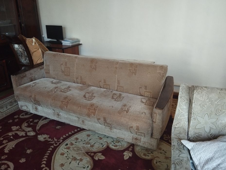 старый мебел, сервент, шкаф, диван кресло