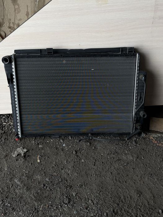 Радиатор оригинал  behr mercedes