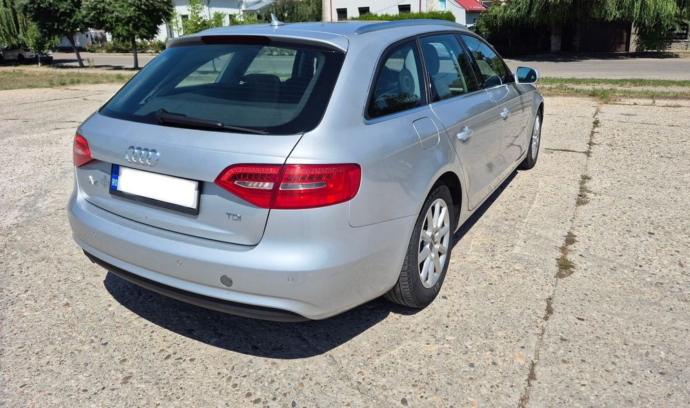 AUDI A4 Avant 2012 — imagine 4