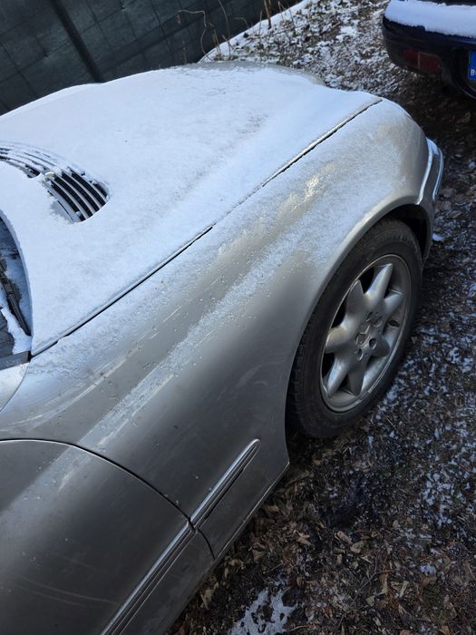 Преден десен калник за Mercedes W203